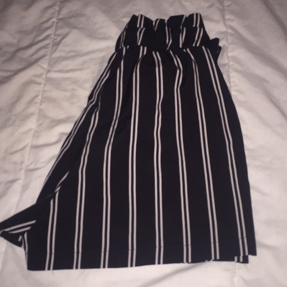 Black and White Striped Shein Paper Bag Shorts - Picture 4 of 5